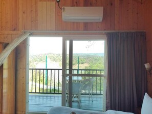 Family Quadruple Room, Lake View | Interior - Thorn Kitchen & Hideaways (Hoshiarpur)