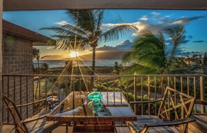 Outdoor dining - Tranquil 1-bedroom condo with AC, King Bed and Ocean View in sunny Kihei! (Kihei)
