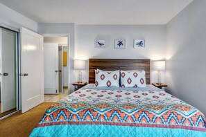 1 bedroom, iron/ironing board, WiFi, bed sheets - Tranquil 1-bedroom condo with AC, King Bed and Ocean View in sunny Kihei! (Kihei)