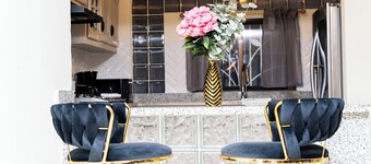 Private Luxury Escape  Villa Reina Bella Pool, Balcony & Sleeps 14