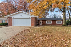 Exterior - Quaint home on the west side of Springfield, IL (Springfield)