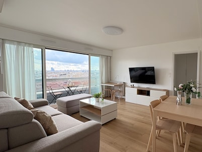 Superb apartment with balcony Paris 20