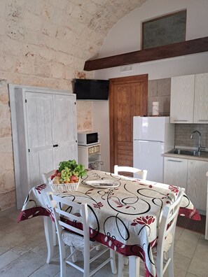 Dining - Cozy stone cottage with private pool - Fogliantica (Ceglie messapica)