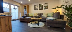 Living area - Rehblick apartment in the Odenwald hiking and mountain biking paradise (Fürth)