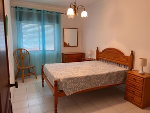 1 bedroom, bed sheets - Apartment 'Candirocha C4' (Portimão)