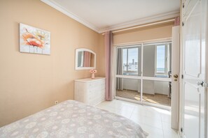 1 bedroom, bed sheets - Apartment 'Candirocha D9' (Portimão)