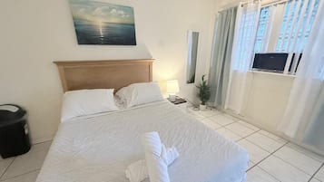 1 bedroom, iron/ironing board, internet, bed sheets