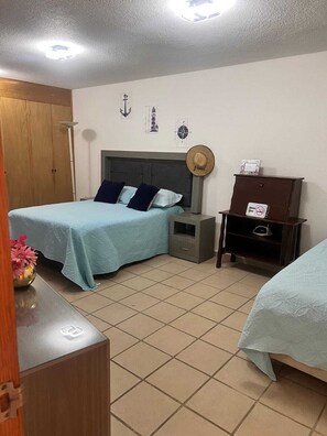 1 bedroom, iron/ironing board, WiFi, bed sheets - Charming Spacious Home in a Peaceful & Secure Gated Community, Mexico City (Ciudad de México)