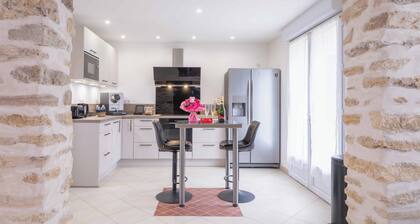 Villa EAU LOIN with private spa and games room