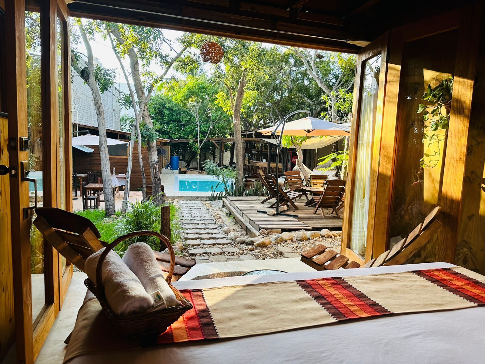 コンフォート ダブルルーム プールビュー