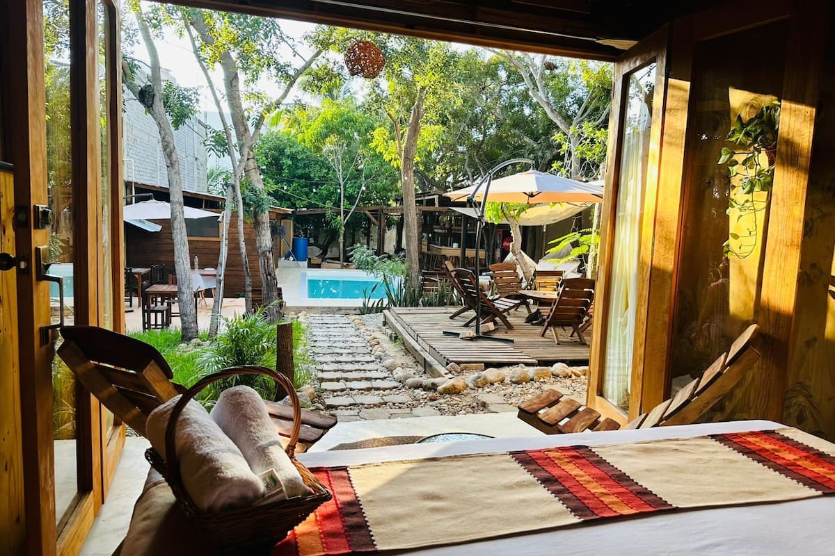 コンフォート ダブルルーム プールビュー