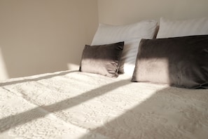 Room - Vrbo Property (Resiga)