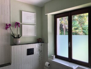 Interior - Lovenest: romantic apartment overlooking the lake (Resiga)