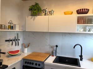 Private kitchen - Vrbo Property (Resiga)