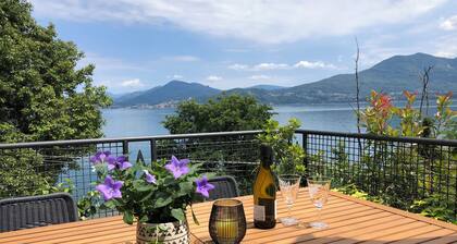 Lovenest: romantic apartment overlooking the lake
