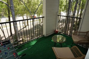 Property grounds -  Delightful 2bed-2 bath apartment in Gainesville with tons of amenities. (Gainesville)