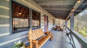 Outdoor dining - Campfire Cabin/ Hot Tub/ Fire pit/ Sleeps 12/ Aska Adventure Area (Blue Ridge)