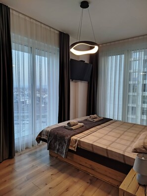 Apartment, 2 Bedrooms, Accessible - 7th Floor Cozy Condo With Parking, Pool, Fitness ! (Skopje)