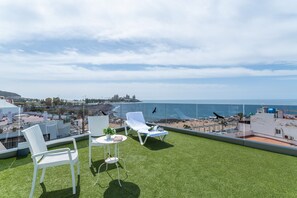 Terrace/patio - Sunset Star Holiday Home: Sea Views from Rooftop Solarium, Shared Terrace & Wi-Fi (Arguineguín)