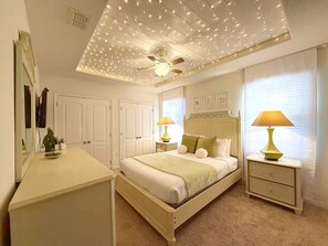 5 bedrooms, iron/ironing board, WiFi, bed sheets