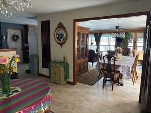 Dining - Lakehouse Mansion Farm (Newport)