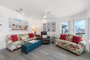 Smart TV, ping pong, books - Waterfront 2BR Marina Basin Home with 35' Dock, Balcony & Pool (Cudjoe Key)