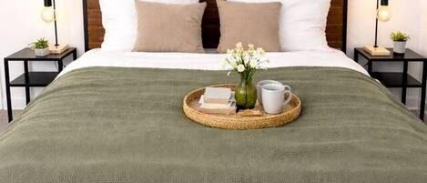Desk, WiFi, bed sheets