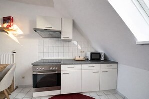 Private kitchen - N&N: Studio - Schloss & Stadtnähe + mit Kamin (Schwerin)