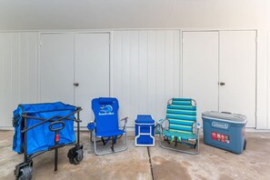 Interior - Pool + Hot Tub Retreat · Sleeps 18 · Near Destin (Fort Walton Beach)