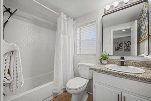 Shower, hair dryer, towels, soap - Pool + Hot Tub Retreat · Sleeps 18 · Near Destin (Fort Walton Beach)