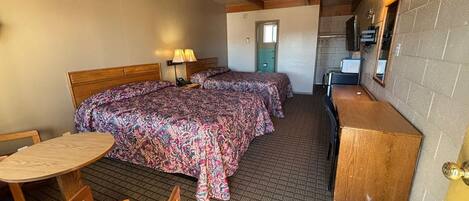 Premium Single Room, 2 Queen Beds, Non Smoking, Pets not allowed