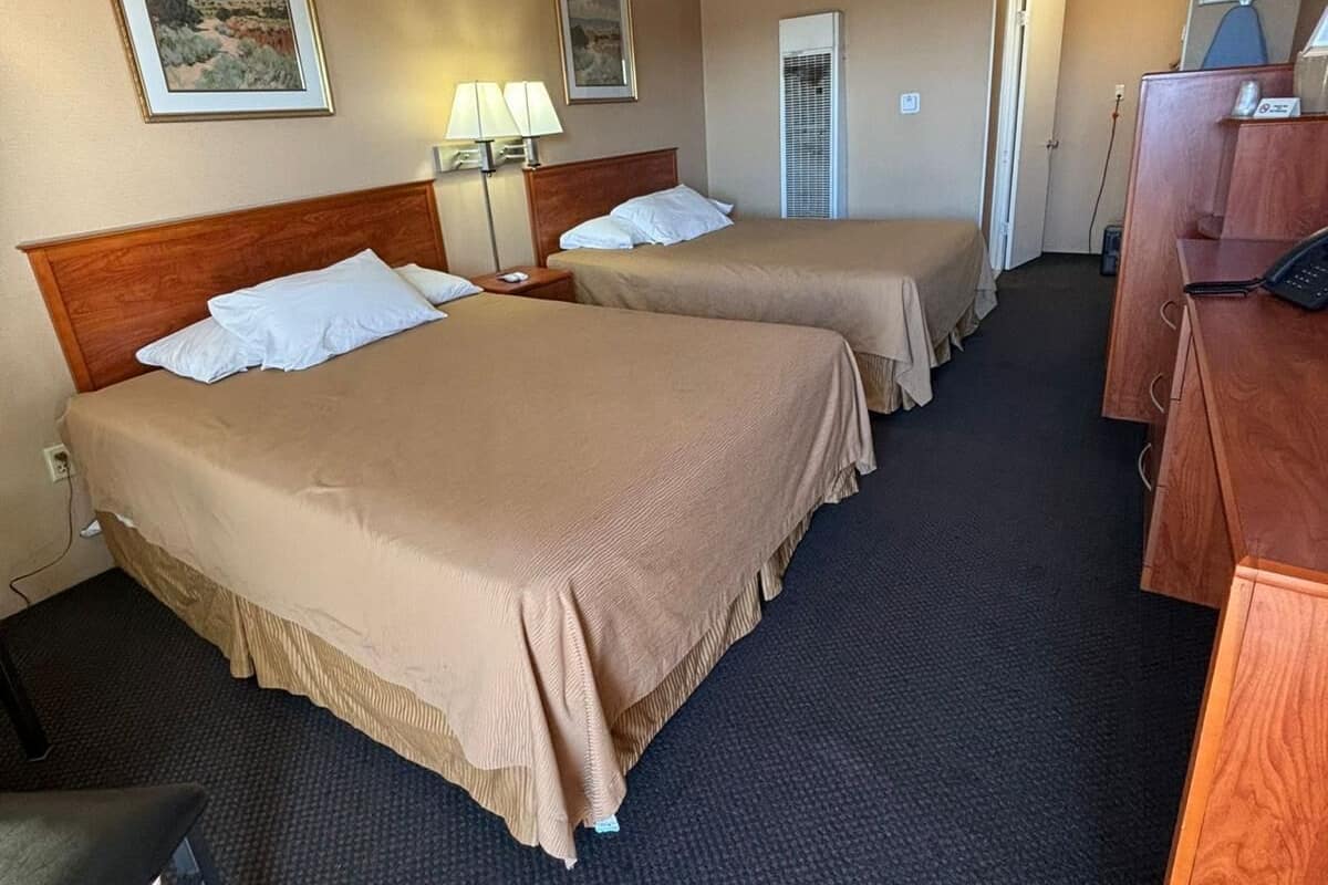 Premium Single Room, 2 Queen Beds, Non Smoking, Pets not allowed