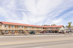 Exterior - Key Inn (Elko)