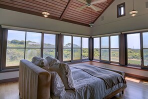 6 bedrooms, iron/ironing board, WiFi, bed sheets - July & August at Aquinnah Ocean View Compound (Aquinnah)