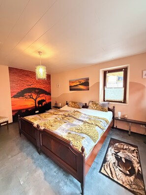 3 bedrooms, WiFi, bed sheets - Large family vacation apartment near Europapark - feel like at home (Meißenheim)