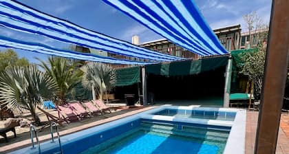 Country house with pool (pet friendly)