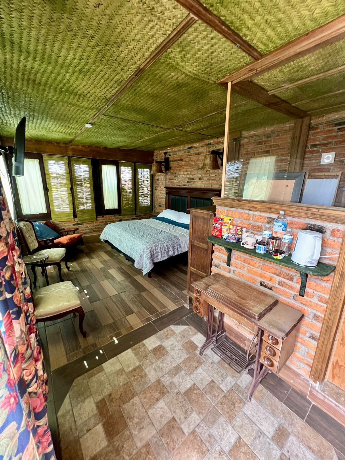 4 bedrooms, WiFi, bed sheets