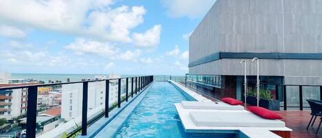 สแตนดาร์ดสตูดิโอ | สระว่ายน้ำ