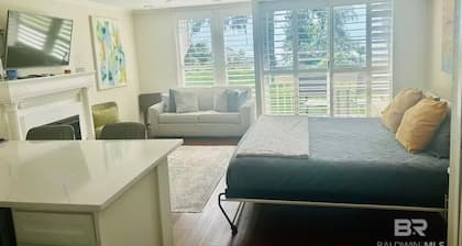 Sunset Bay~Bay/Sunset View Condo in Daphne, AL