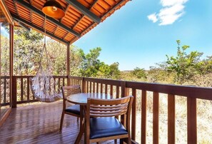 Premium Double Room | Outdoor dining - Pousada Vereda da Serra (Pirenopolis)