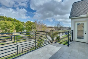 Property grounds - Houston Upgrade! Modern Unit Near NRG Stadium (Houston)