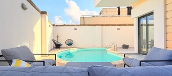 Private Pool Escape - Stylish Island Villa