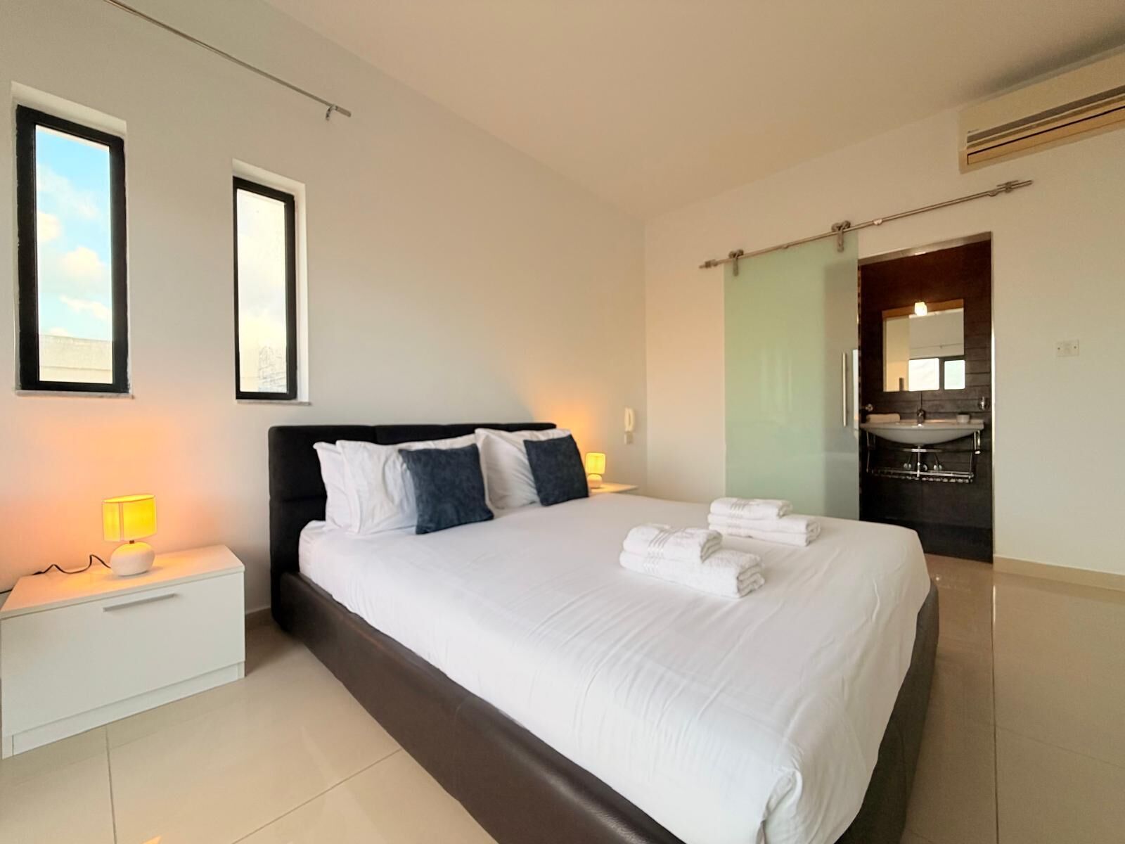 3 bedrooms, iron/ironing board, free WiFi, bed sheets