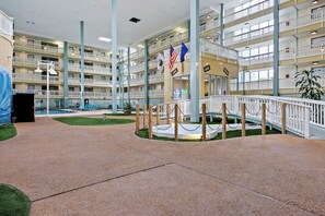 Pool - Blissful Beach Retreat (Hilton Head Island)
