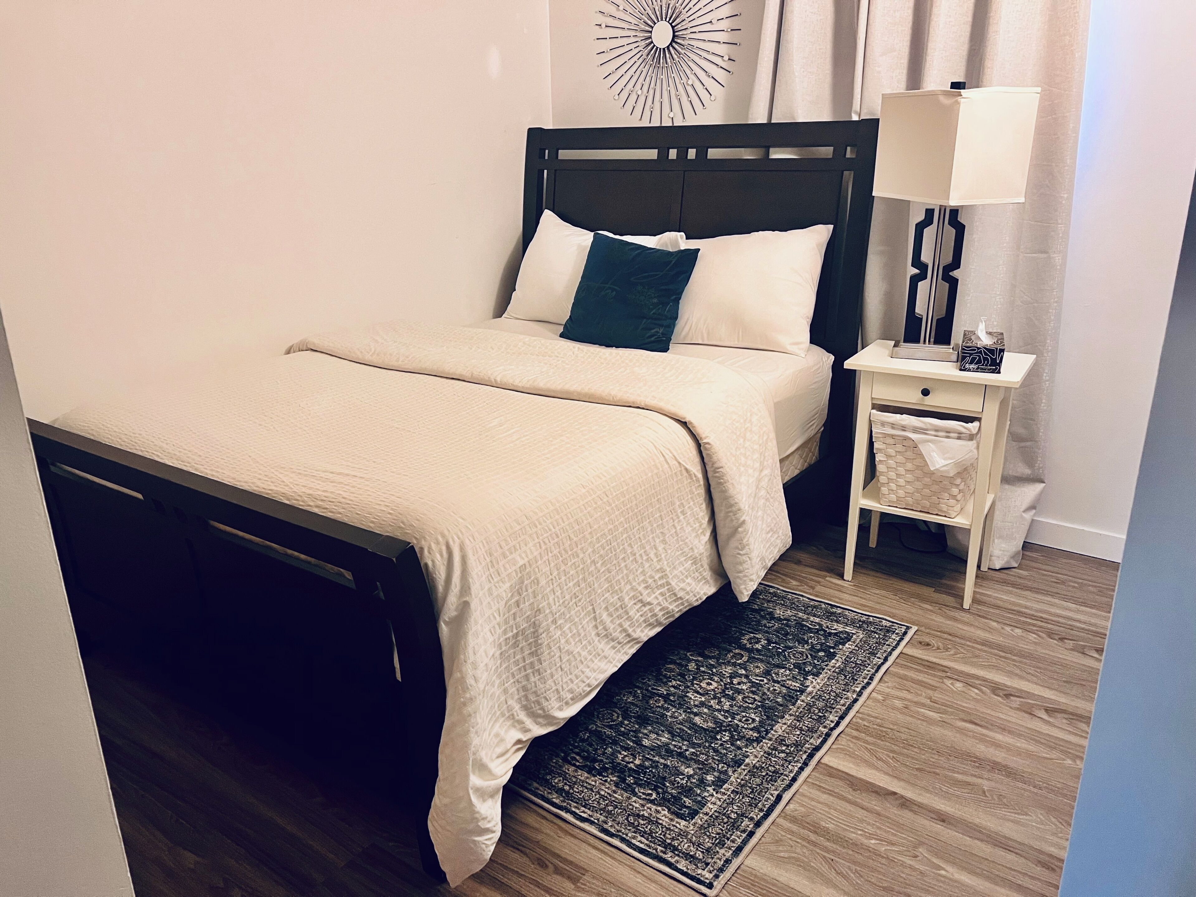 2 bedrooms, iron/ironing board, WiFi, bed sheets