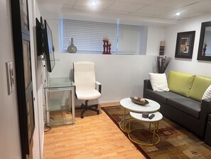 Smart TV - Welcome to cozy suites in a great neighborhood With lot of amenities . (Winnipeg)