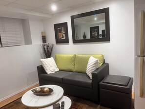 Smart TV - Welcome to cozy suites in a great neighborhood With lot of amenities . (Winnipeg)