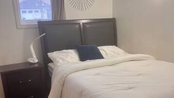 2 bedrooms, iron/ironing board, WiFi, bed sheets