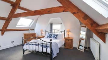 4 bedrooms, individually decorated, individually furnished, free WiFi