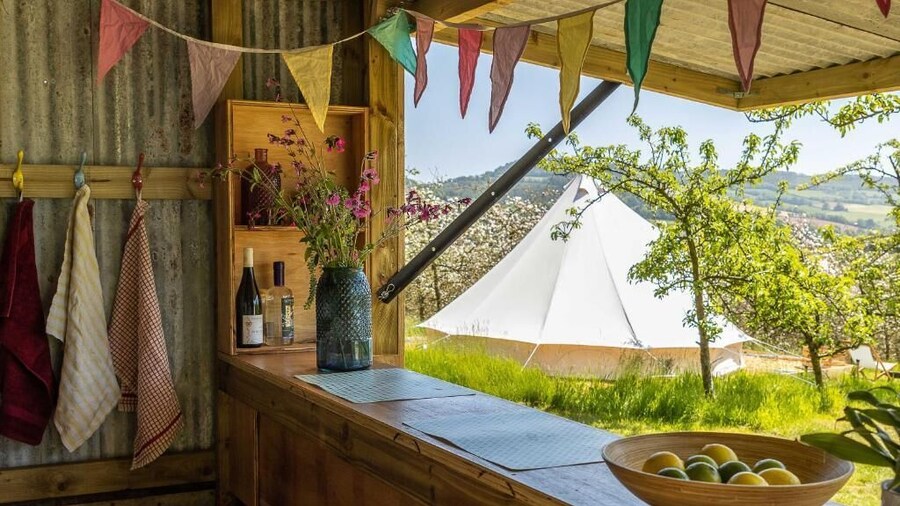 Bowhayes Farm Sanctuary - Glamping